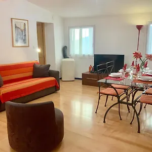  Apartment Very Cosy Flat In Heart Of Old Town Of Near France